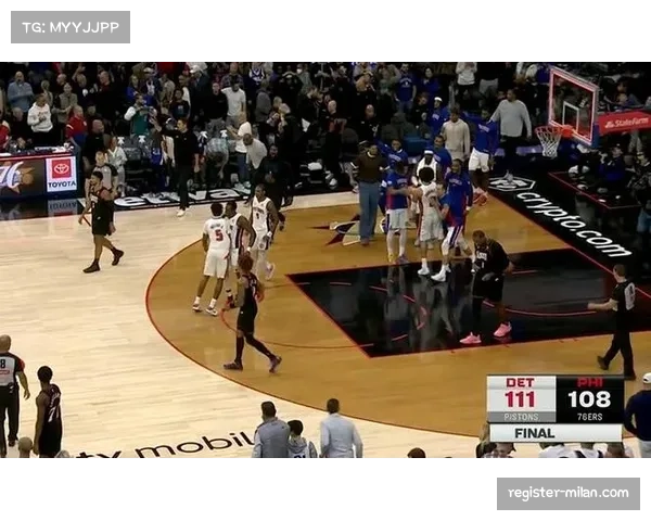 76人背靠二战不敌热火 马克西27分难救主 76人背靠二战不敌热火 马克西27分难救主